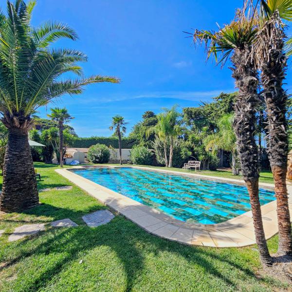 Profitez de notre magnifique piscine au coeur de Saint-Tropez