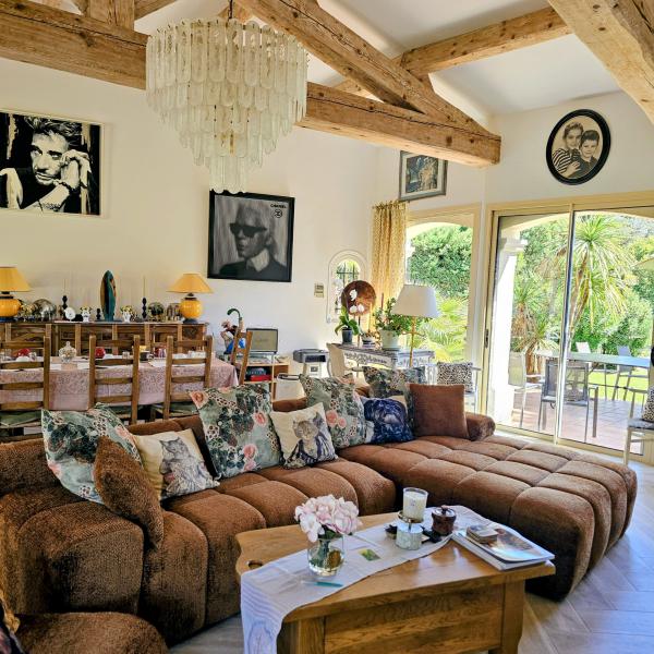 Le nouveau salon de la villa alizée encore plus accueillant
