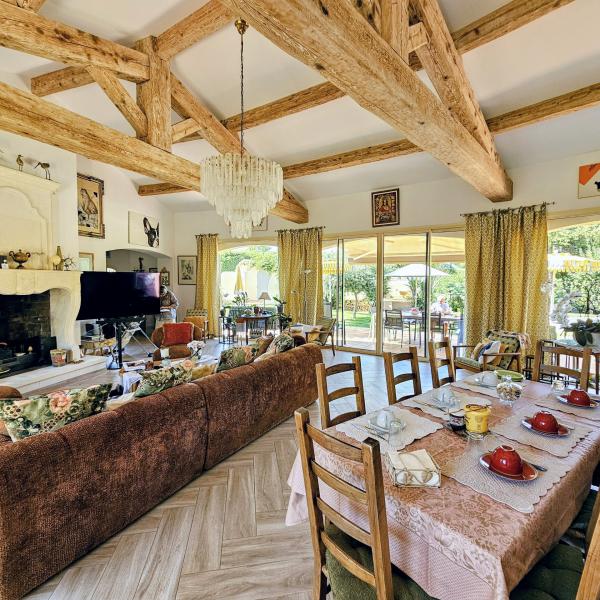 Autre vue du salon climatisée de la location de notre villa