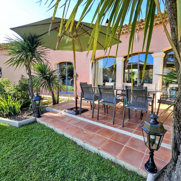Dérrière la villa, un autre jardin